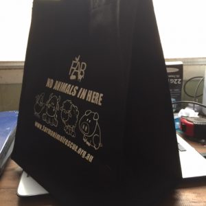 Pack of 4 "No Animals in Here" shopper bags